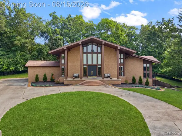 4994 Lake Bluff Road, West Bloomfield, MI 48323