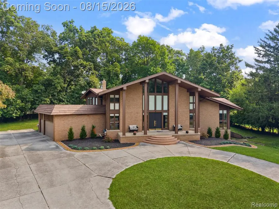 4994 Lake Bluff Road, West Bloomfield, MI 48323 - #2
