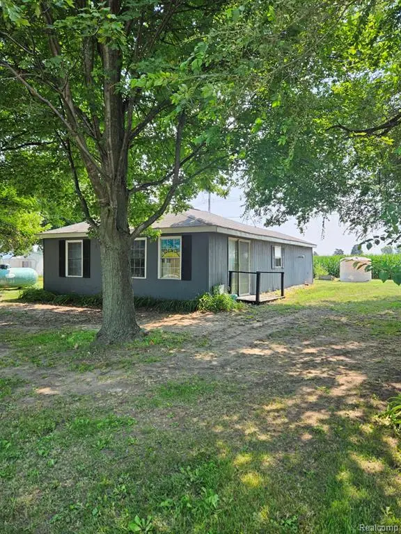 5835 Bay City Forestville, Akron, MI 48701