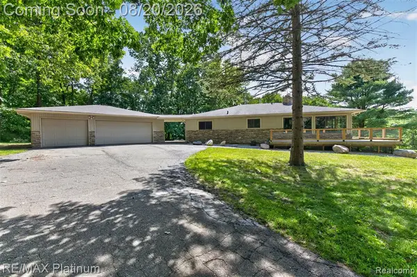 2456 Chilson, Howell, MI 48843