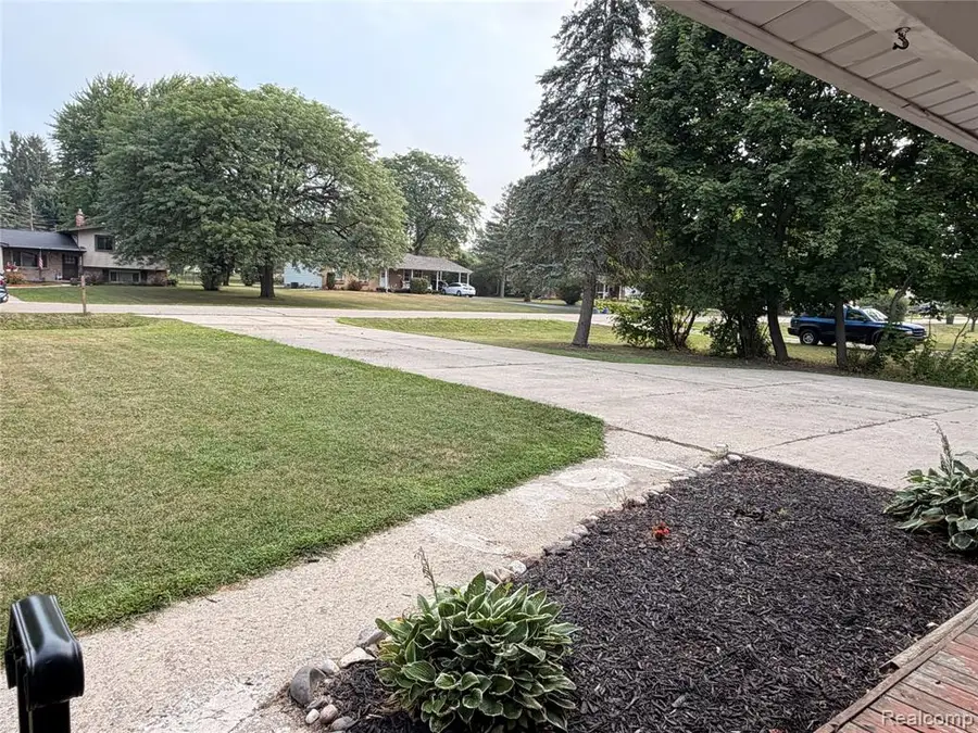5347 Mapletree, Flint, MI 48532 - #3
