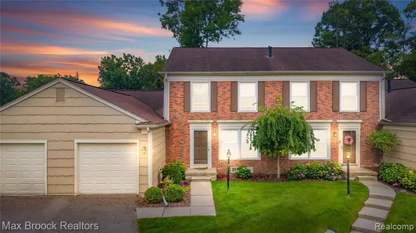 1157 Pine Ridge, Rochester Hills, MI 48306