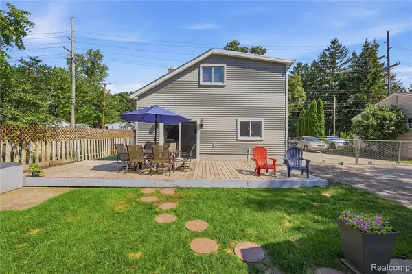 572 Atwater, Lake Orion, MI 48362