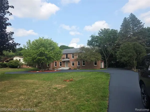 1210 Springborrow, Flint, MI 48532