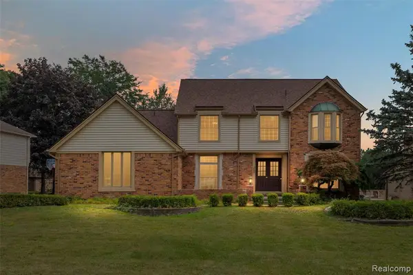 450 Timberline, Rochester Hills, MI 48309