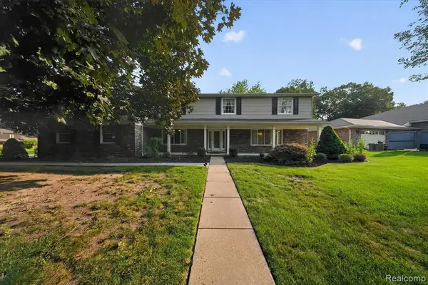 8940 Sarah, Grosse Ile, MI 48138