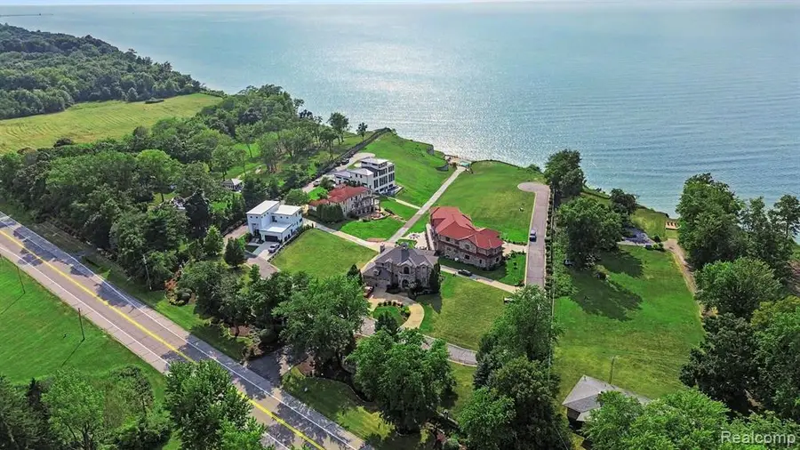 615 Sul Lago, Benton Harbor, MI 49022 - #2