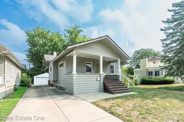 111 E Tacoma, Commerce Twp, MI 48017