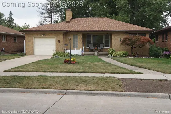 12831 Northfield, Oak Park, MI 48237