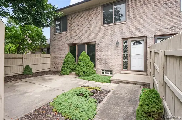 42345 E Leo #242, Clinton Township, MI 48038