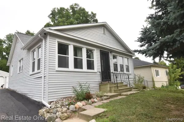763 S Winding, Waterford, MI 48328