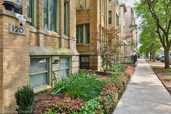 120 Seward #111, Detroit, MI 48202