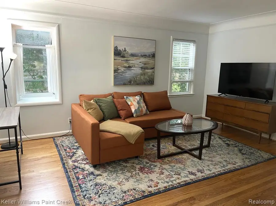 10017 Hart, Huntington Woods, MI 48070 - #2
