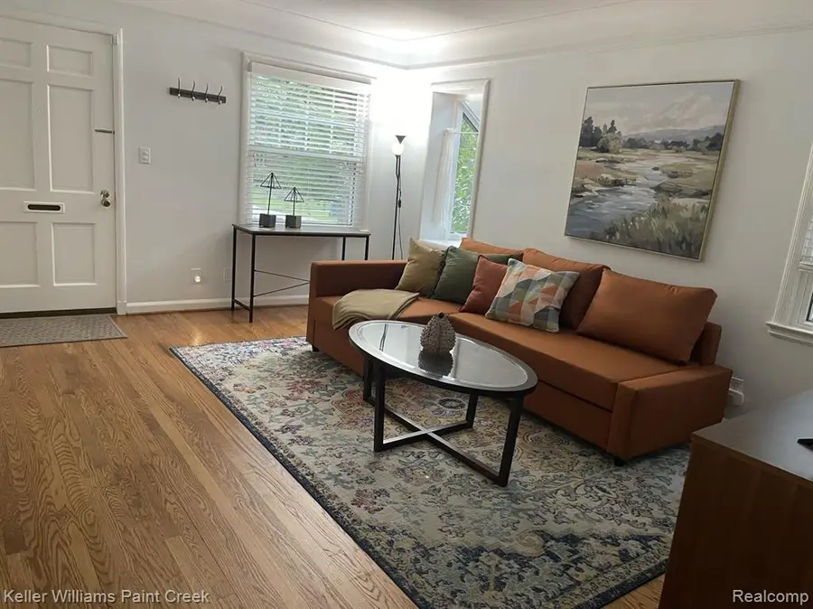 10017 Hart, Huntington Woods, MI 48070 - #3
