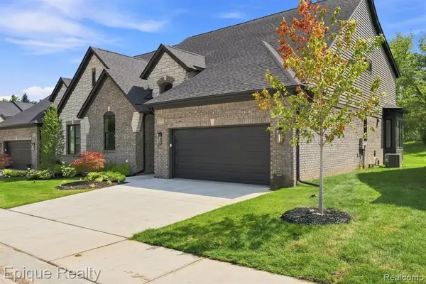 3377 Brookdale #13, Lake Orion, MI 48360