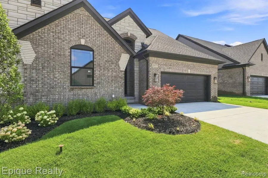 3377 Brookdale #13, Lake Orion, MI 48360 - #2