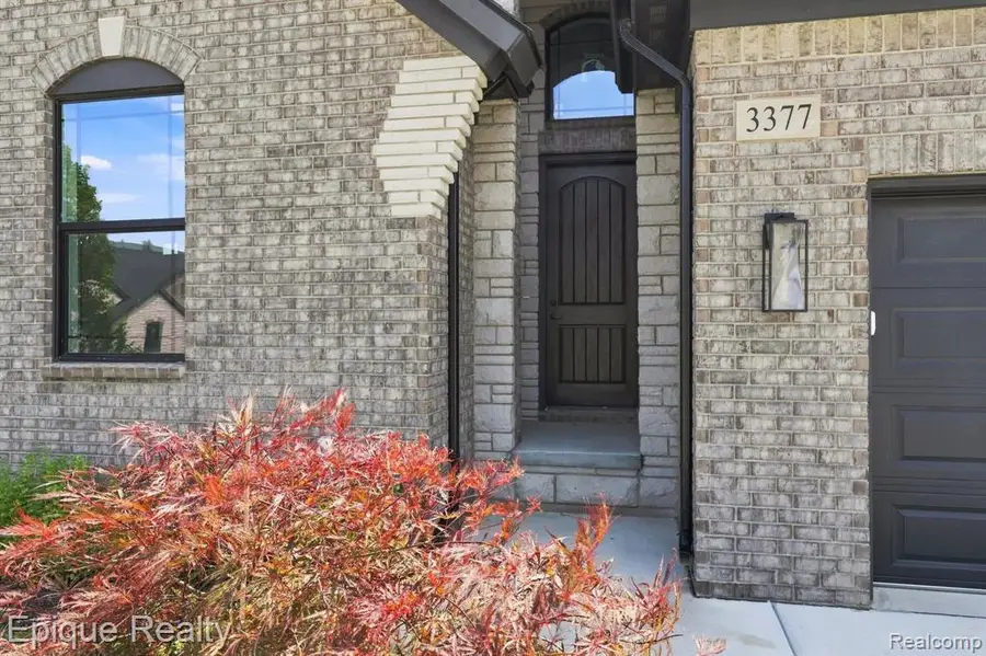 3377 Brookdale #13, Lake Orion, MI 48360 - #3