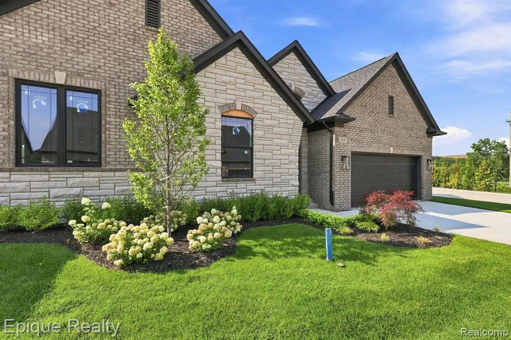 3301 Cornerstone #73, Lake Orion, MI 48360 - #1