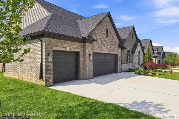 3333 Cornerstone #68, Lake Orion, MI 48360