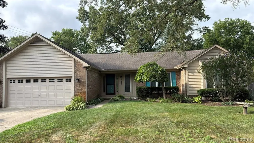 1580 Carthage, Commerce Township, MI 48382 - #1