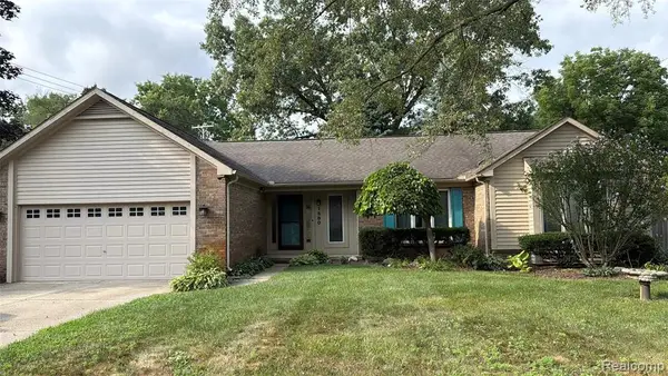 1580 Carthage, Commerce Twp, MI 48382