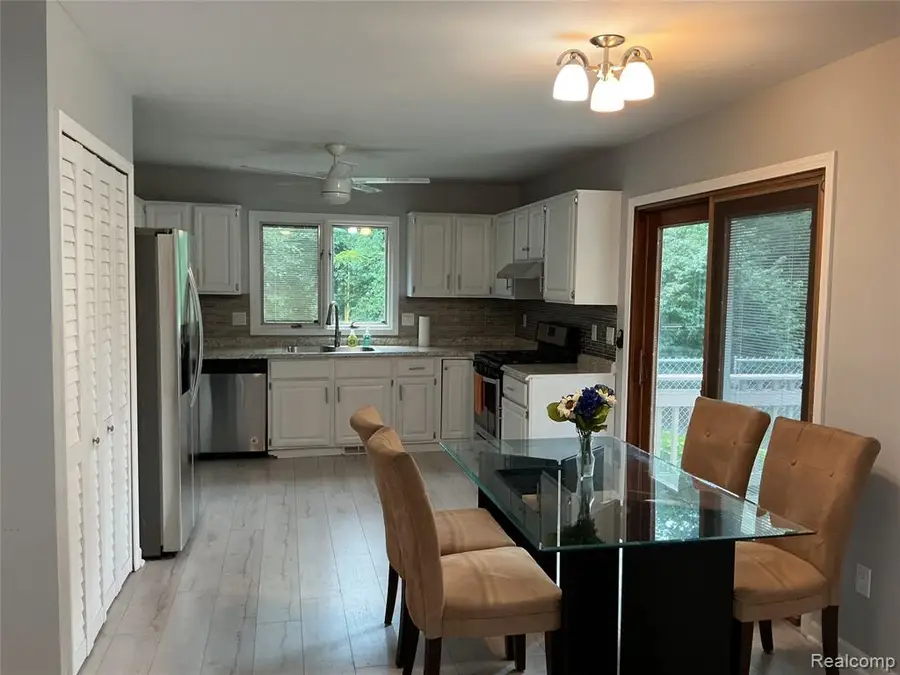 1580 Carthage, Commerce Township, MI 48382 - #2