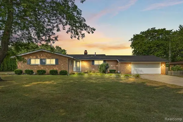 7366 Green Valley, Grand Blanc, MI 48439