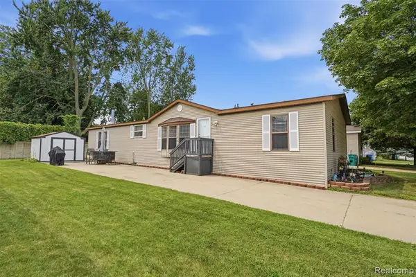 23338 Arlington, Clinton Township, MI 48036