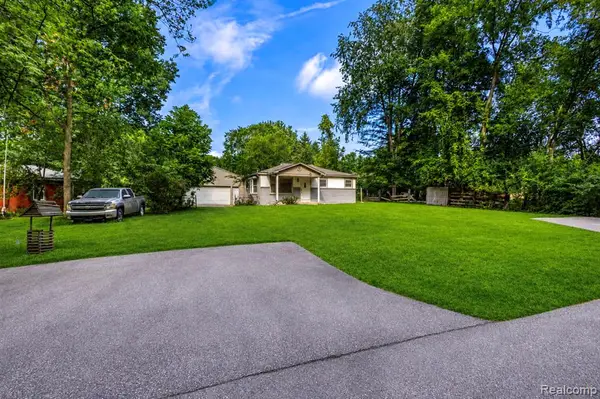 35095 Bridgeman, Farmington Hills, MI 48335