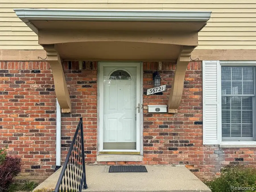 36721 Park Place, Sterling Heights, MI 48310 - #2