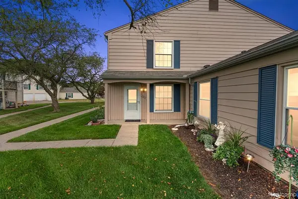 2763 Fox Hollow, Lake Orion, MI 48360