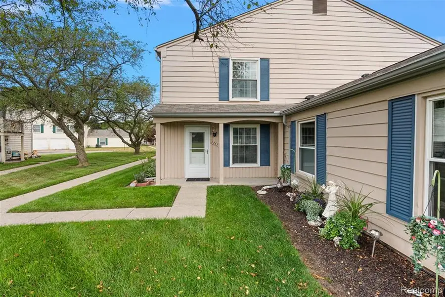 2763 Fox Hollow, Lake Orion, MI 48360 - #2