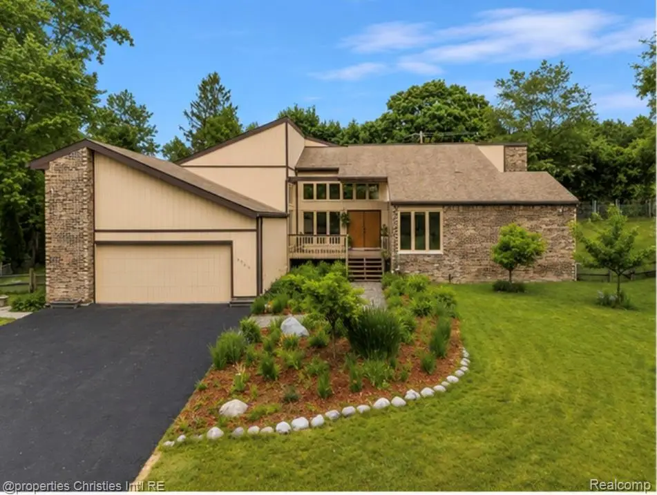 4566 Walden, Bloomfield Hills, MI 48301 - #1