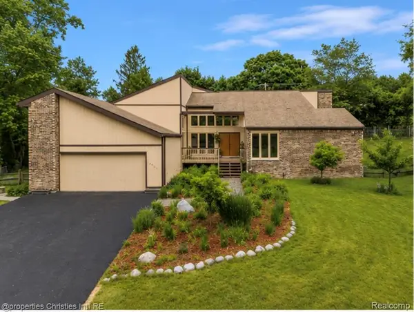 4566 Walden, Bloomfield Hills, MI 48301