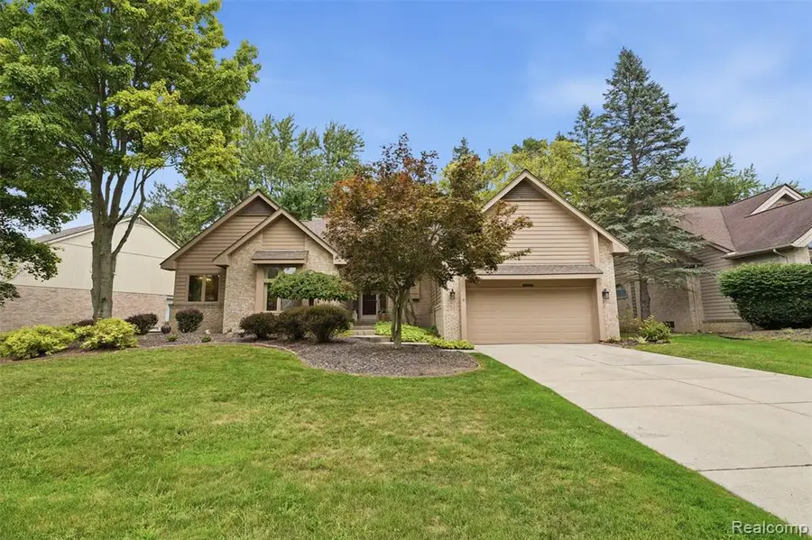 4963 Countryside, West Bloomfield, MI 48323 - #2