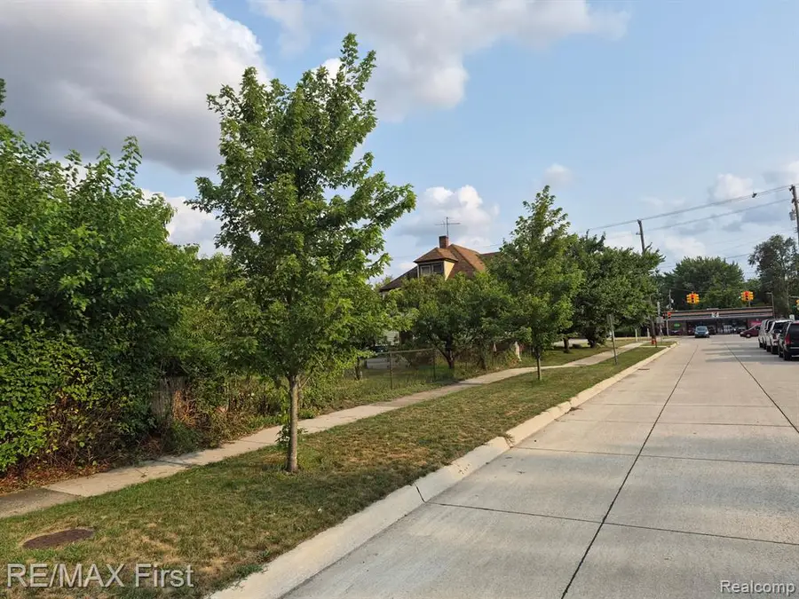 4879 E 9 Mile, Warren, MI 48091 - #2