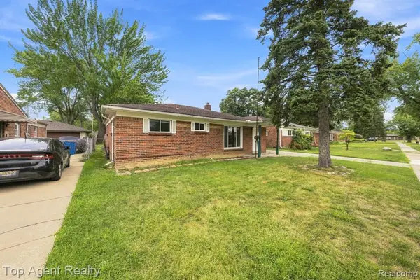 21715 Dexter, Warren, MI 48089
