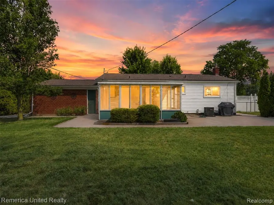 38031 Five Mile, Livonia, MI 48154 - #2