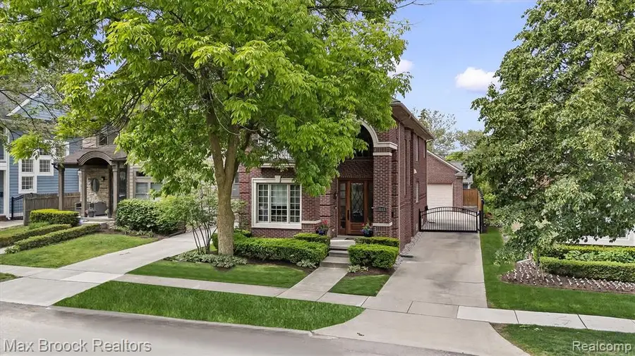 1045 Bennaville, Birmingham, MI 48009 - #2