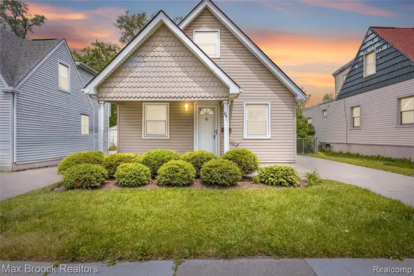 84 W Browning, Hazel Park, MI 48030