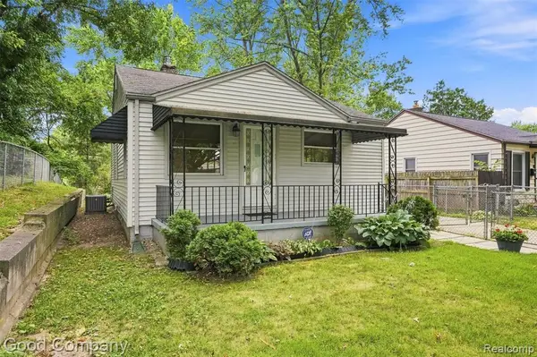 137 W Longfellow, Pontiac, MI 48340