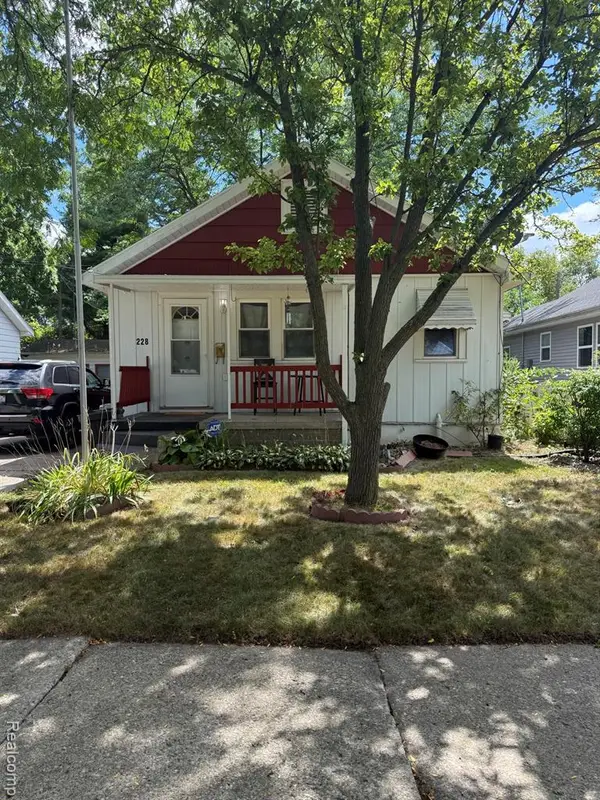 228 Borland, Saginaw, MI 48602