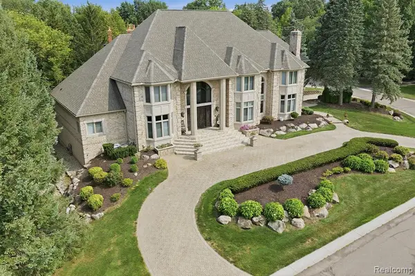 2417 Heronwood, Bloomfield Hills, MI 48302
