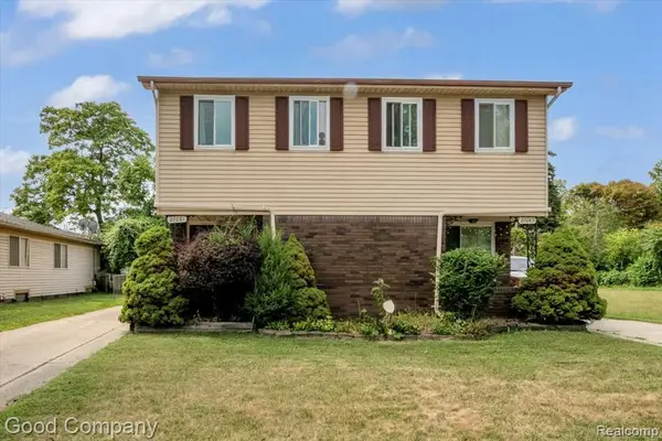 27065 Dowland, Warren, MI 48092