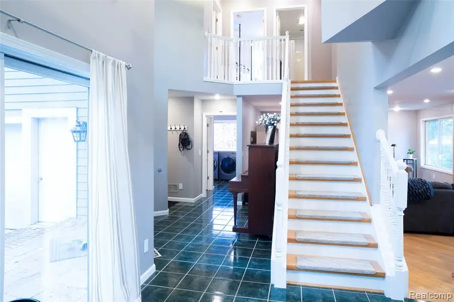 320 Charlevoix, Commerce Township, MI 48382 - #2