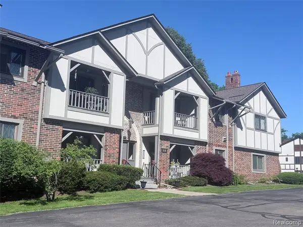 42160 Woodward #7, Bloomfield Hills, MI 48304