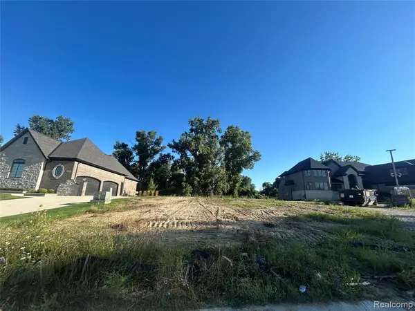 6883 Roseberry, Shelby Twp, MI 48316
