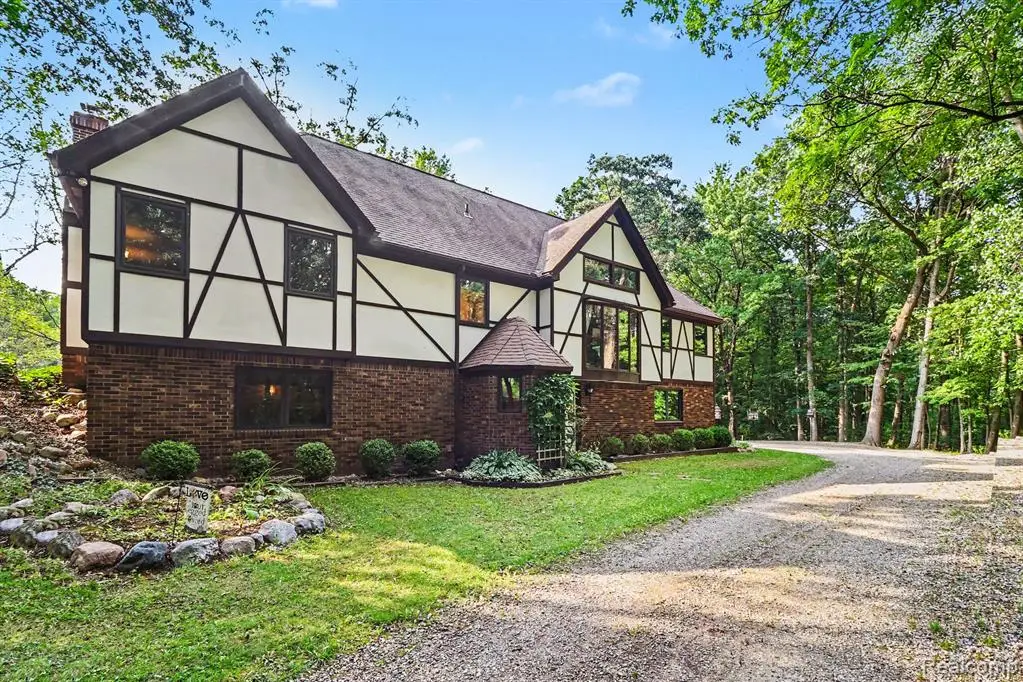 6300 Raddatz, Fowlerville, MI 48836 - #1