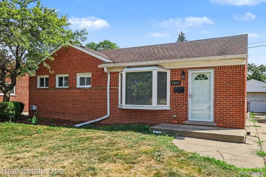 29025 W Chicago, Livonia, MI 48150 - #3