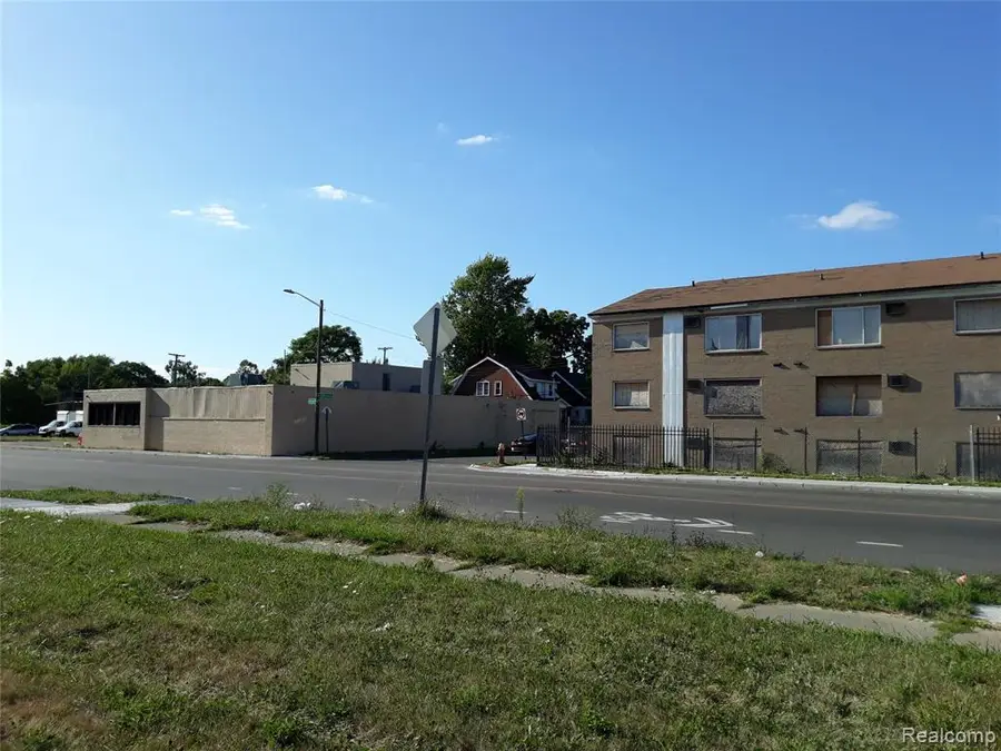 13242 W Chicago, Detroit, MI 48228 - #2